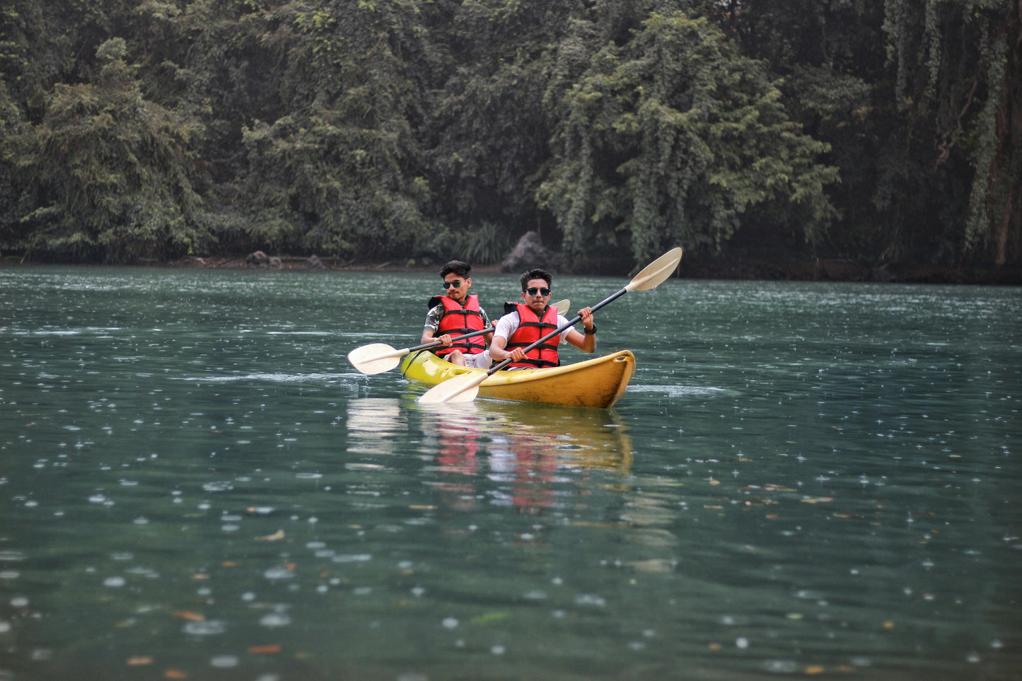 Kayaking Photo/Video Shoot Tour (2 HR & 2 Person)